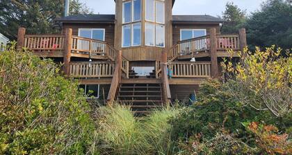 Coastal Treasure - Ocean Front Home in Ocean City