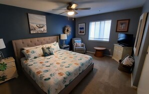 2 bedrooms, desk, WiFi, bed sheets