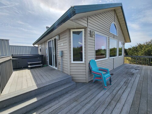 Aqua Marine- 3 minute walk to beach