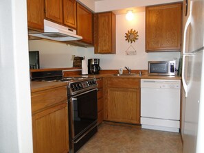 Fridge, microwave, oven, stovetop - Nautilus # 106 - Ocean Front Condos (Ocean Shores)