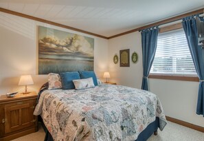 1 bedroom, Internet, bed sheets - Nautilus # 108 - Ocean Front Condos (Ocean Shores)