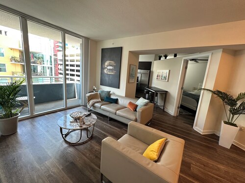 Tampa Downtown King Suite suite with city view balcony