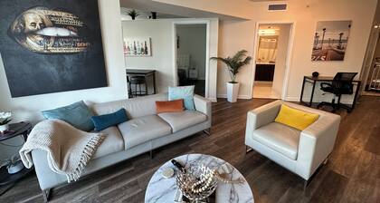 Tampa Downtown King Suite suite with city view balcony