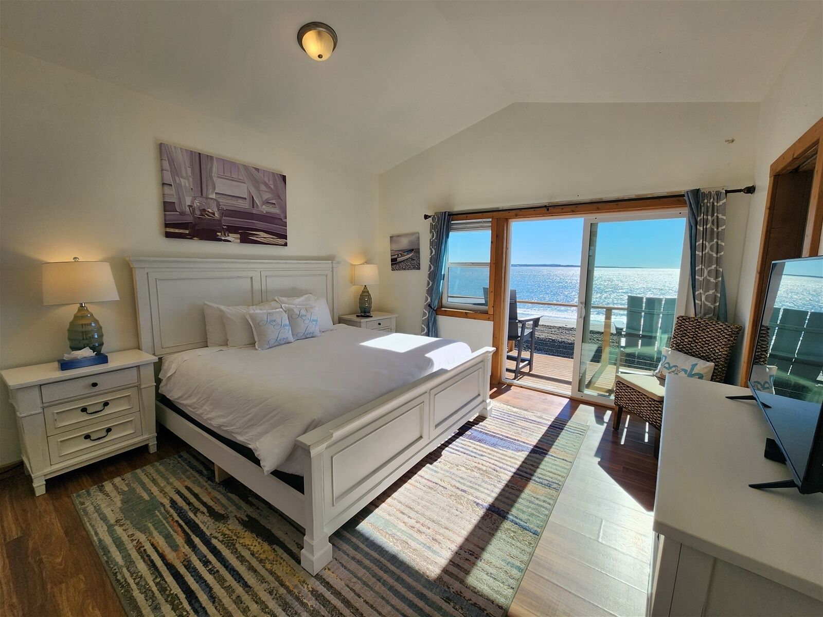 3 habitaciones, tabla de planchar con plancha, internet y ropa de cama 