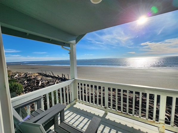 Property grounds - Sea Oats Cottage - Beautiful Beach Front with stunning views - Hot Tub (Ocean Shores)