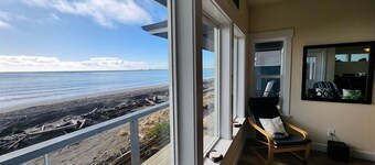 Beach Gem- Private Beach - Hot Tub