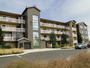 Exterior - Outlook 309/Oyhut Bay (Ocean Shores)