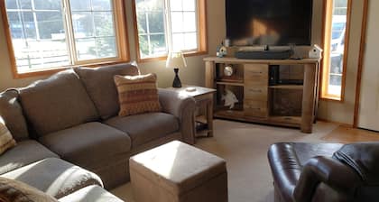 Clam Xing- Just blocks to the beach