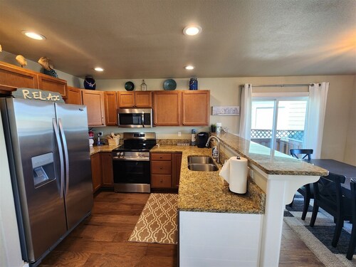 A Little Blue Beach House - Ocean & Bay views