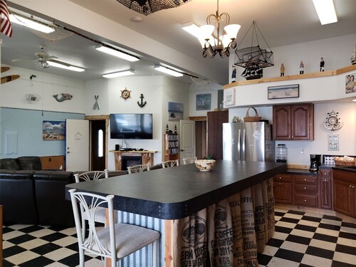 Beach Bungalow-Right on Grand Canal