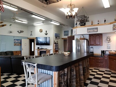 Beach Bungalow-Right on Grand Canal