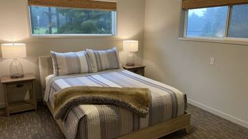 4 bedrooms, internet, bed sheets, wheelchair access