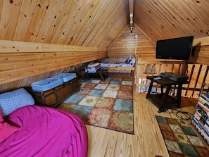 2 bedrooms, internet, bed sheets - Moss Landing #1 - 2 bedroom log cabin (Ocean Shores)