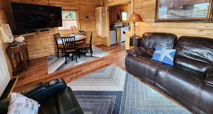Moss Landing # 2 - 2 bedroom log cabin