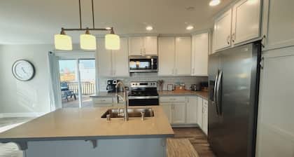 Kwan Tip Beach House - Brand new HOT TUB and Pet friendly