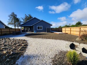 Exterior - A Retreat on the Canal- New Game Room (Ocean Shores)