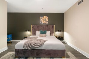 4 slaapkamers, een strijkplank/strijkijzer, wifi, beddengoed