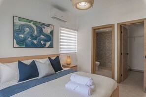 3 habitaciones, tabla de planchar con plancha, internet y ropa de cama 