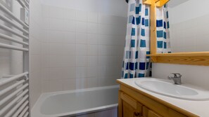Badewanne, Haartrockner