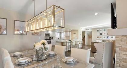 🌴2 King Suites, Huge HEATED POOL& SPA, 8 MIN TO OLD TOWN,2 LIVING ROOMS, FIREPIT