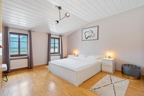 公寓 | 2 間臥室、獨特裝潢、布置獨特、書桌