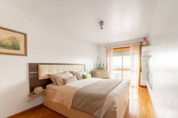 1 chambre, fer et planche à repasser, Wi-Fi, draps fournis