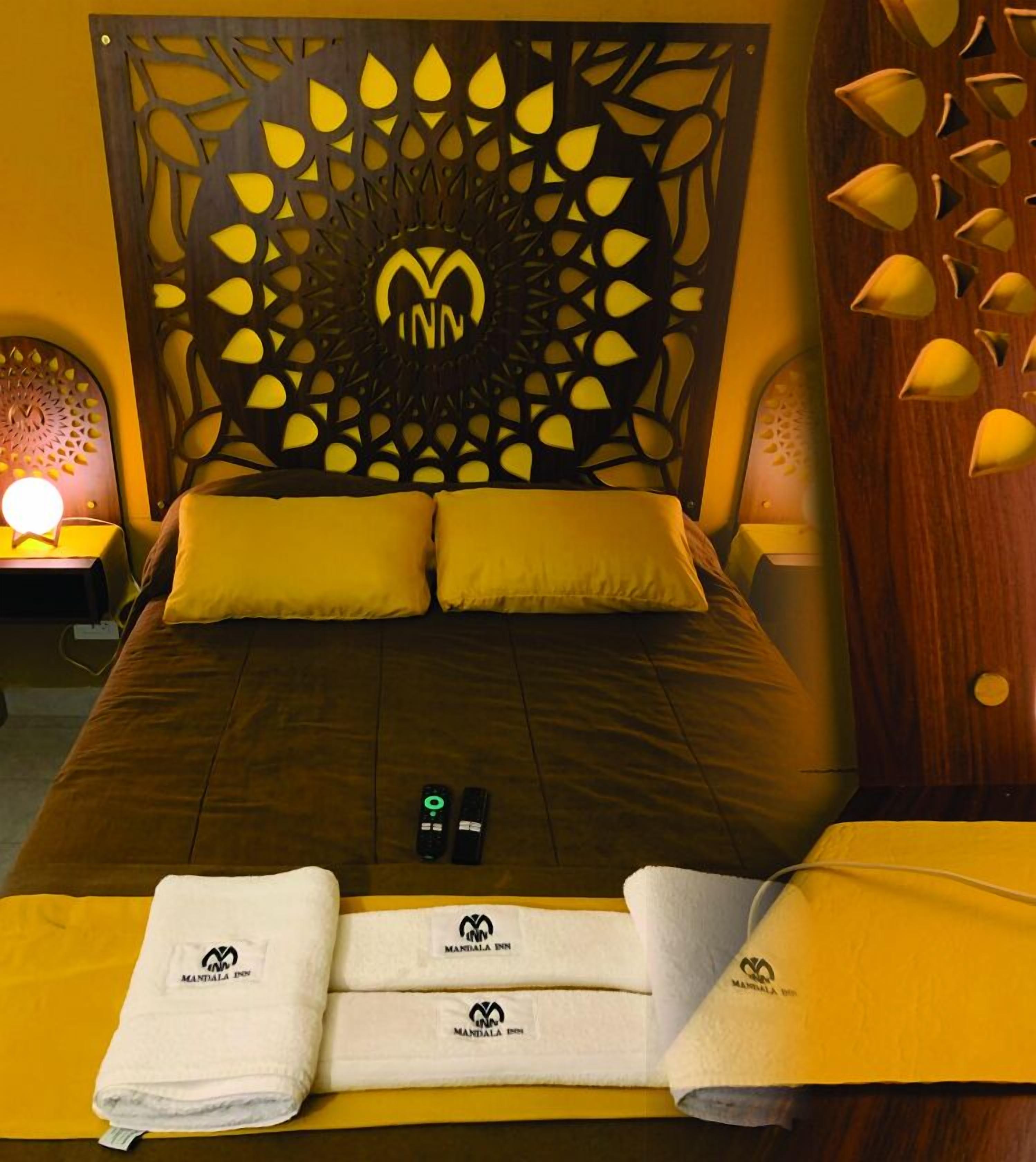 double room | free wifi, bed sheets