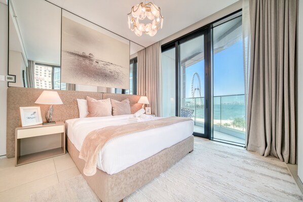 3 chambres, coffres-forts dans les chambres, fer et planche à repasser