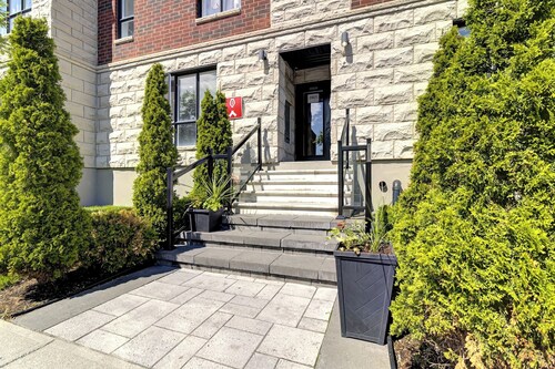 2001 Av. Beaconsfield