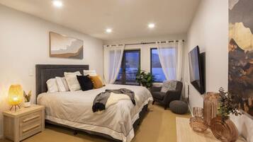 5 bedrooms, iron/ironing board, free WiFi, bed sheets