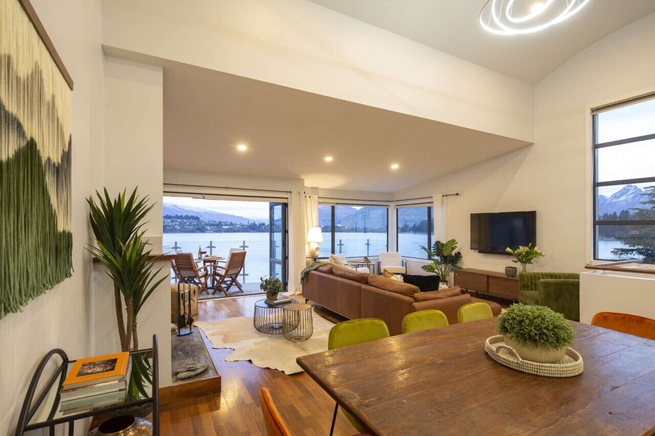 Smart TV, fireplace, books