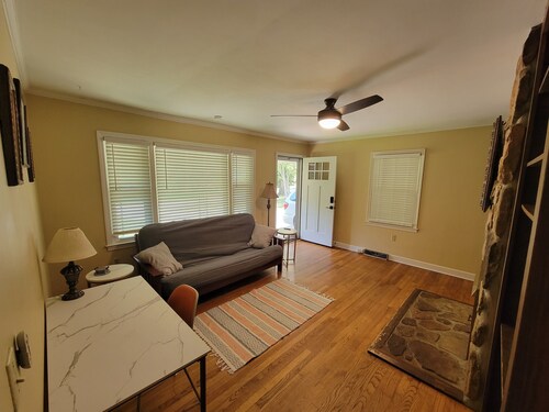 Relaxed, pet-friendly home walkable to Clemson campus, stadiums or downtown.