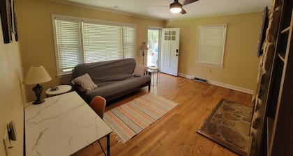 Relaxed, pet-friendly home walkable to Clemson campus, stadiums or downtown.
