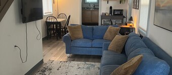 Cozy Cottage Walking Distance to Chautauqua Lake