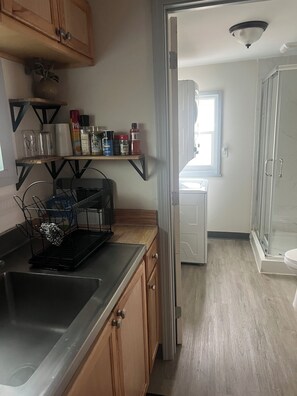 Fridge, microwave, oven, stovetop - Cozy Cottage Walking Distance to Chautauqua Lake (Jamestown)