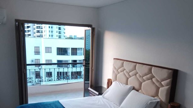 星評価なしの画像、1 / 16、ボタン
