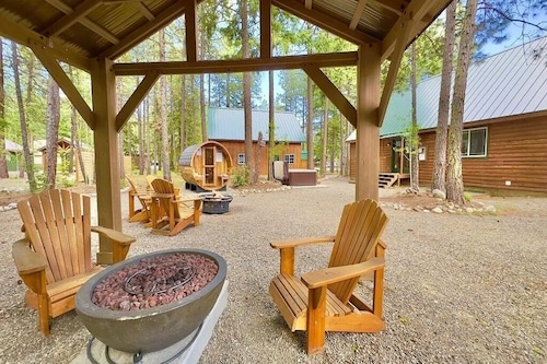 Kodiak Valley-Barrel Sauna-detached game room-Hot tub-Pet Friendly 