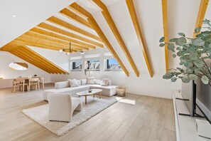 Apartment | Living area | Smart TV - Stylish 2BR Getaway in Bivange Roeser (Roeser)