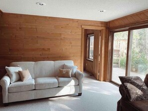Smart TV, fireplace, DVD player, video library