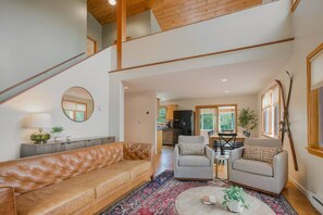 Smart TV, futbolito, tenis de mesa y libros 