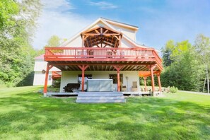 Exterior - Mountain Views, Hot Tub near Hiking, Ski & Santa`s Village (Jefferson)