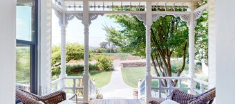 Magnolia Ranch Vineyards | Historic house in Healdsburg with lovely private yard