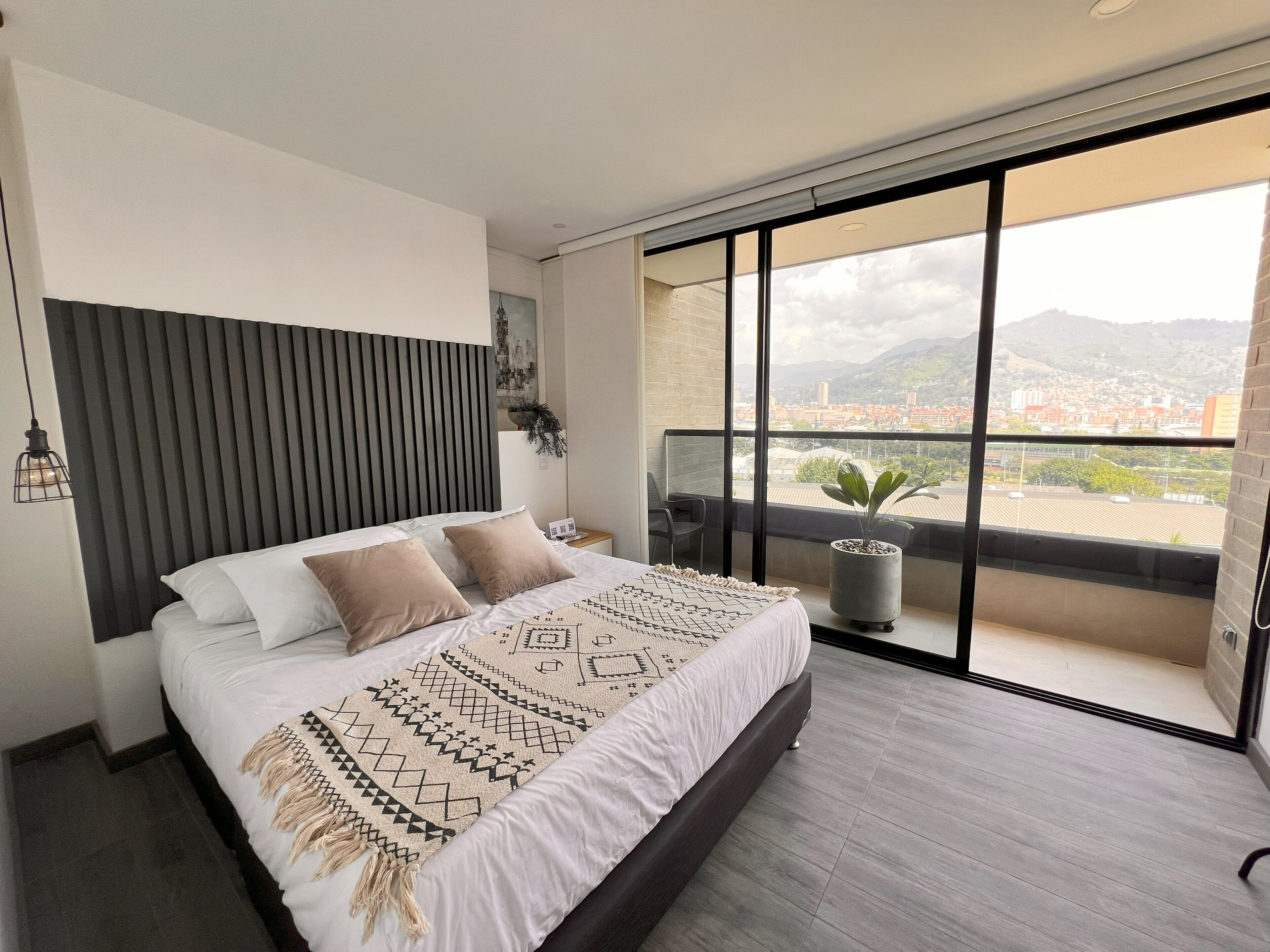 1 Schlafzimmer, Zimmersafe, Schreibtisch, schallisolierte Zimmer