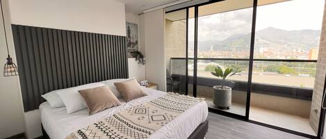 1 bedroom, in-room safe, desk, soundproofing