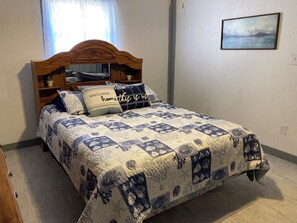 3 Schlafzimmer, Reisekinderbett, kostenloses WLAN, Bettwäsche