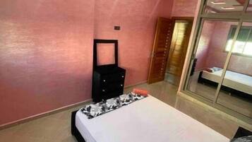 2 bedrooms, WiFi, bed sheets