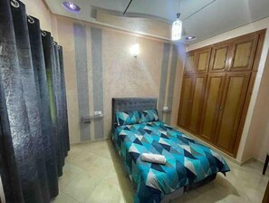 1 bedroom, bed sheets - D nice appartmenet
 (Fes)