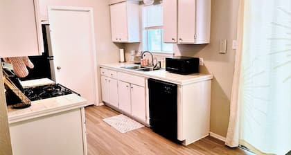 Lovely Central Austin Private Duplex!