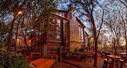 Luxory Condo on Guadalup River-5 Star Amenities-Walk to Gruene