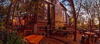 Luxory Condo on Guadalup River-5 Star Amenities-Walk to Gruene